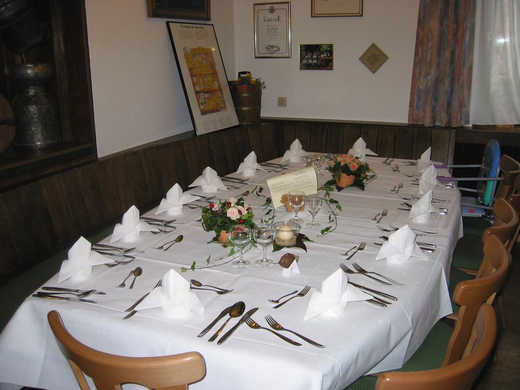 Gomadingen Gasthof Zum Lamm מראה חיצוני תמונה